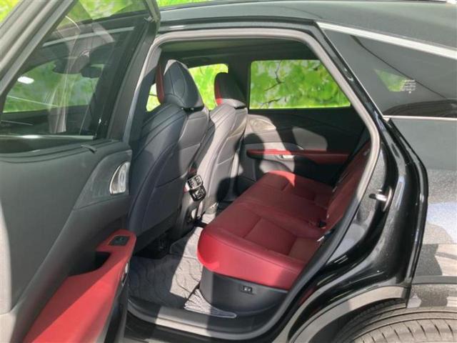 RX 4WD RX350Fスポーツ サンルーフ/保証書/ディスプレイオーディオ+ナビ14インチ/デジタルインナーミラー/衝突安全装置/シートヒーター/パノラミックビューモニター/車線逸脱防止支援システム/シート フルレザー 革シート(8枚目)