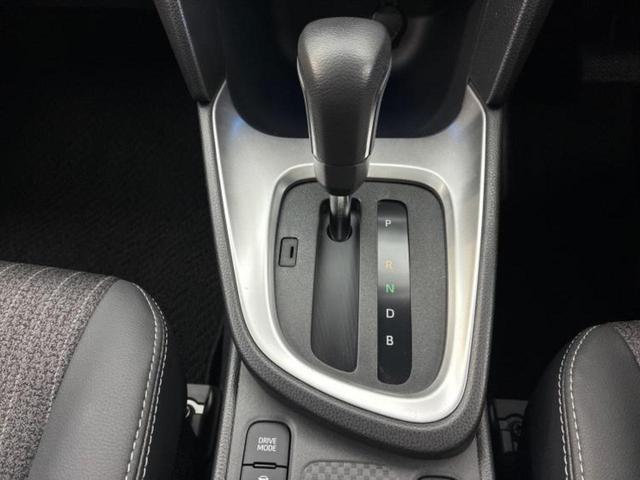 ヤリスクロス ハイブリッドＺ　保証書／ディスプレイオーディオ＋ナビ８インチ／トヨタセーフティセンス／シートヒーター　前席／車線逸脱防止支援システム／シート　フルレザー／ヘッドランプ　ＬＥＤ／ＵＳＢジャック　革シート　バックカメラ（17枚目）