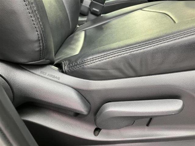 ヴォクシー ハイブリッドＳ－Ｚ　新品タイヤ／純正エアロ／保証書／純正　ＨＤＤナビ／後席モニター　純正　１２．３インチ／デジタルインナーミラー／衝突安全装置／両側電動スライドドア／シートヒーター　前席／パノラミックビューモニター（33枚目）