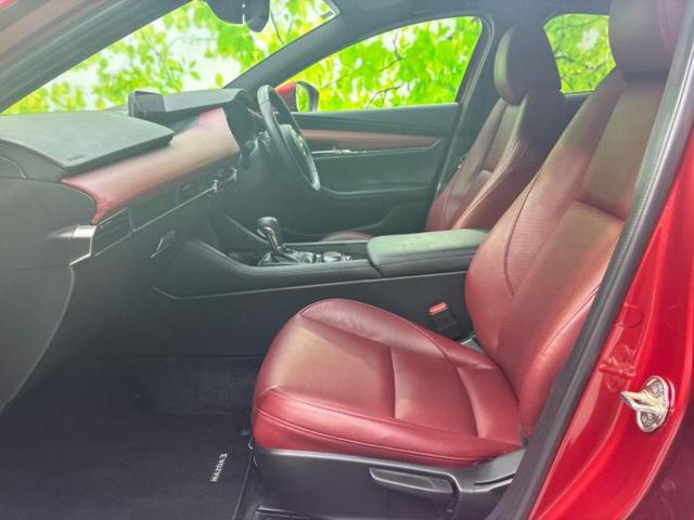 ＭＡＺＤＡ３ファストバック ２０Ｓプロアクティブツーリングセレクション　ＢＯＳＥ／保証書／ディスプレイオーディオ／衝突安全装置／シートヒーター／全方位モニター／車線逸脱防止支援システム／シート　フルレザー／ドライブレコーダー　純正／ヘッドランプ　ＬＥＤ／ＵＳＢジャック（6枚目）