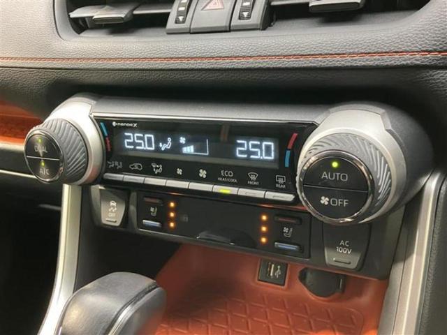 RAV4 4WDハイブリッドアドベンチャー パノラマルーフ/保証書/ディスプレイオーディオ+ナビ9インチ/デジタルインナーミラー/トヨタセーフティセンス/シートヒーター 前席/パノラミックビューモニター/車線逸脱防止支援システム サンルーフ(18枚目)