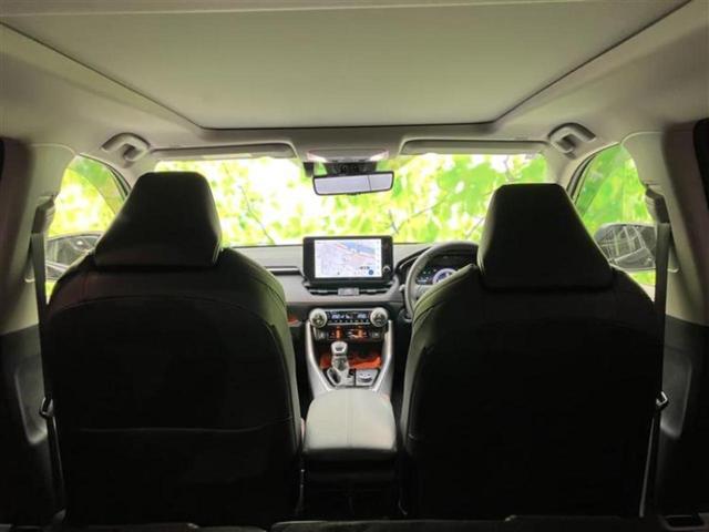 RAV4 4WDハイブリッドアドベンチャー パノラマルーフ/保証書/ディスプレイオーディオ+ナビ9インチ/デジタルインナーミラー/トヨタセーフティセンス/シートヒーター 前席/パノラミックビューモニター/車線逸脱防止支援システム サンルーフ(22枚目)
