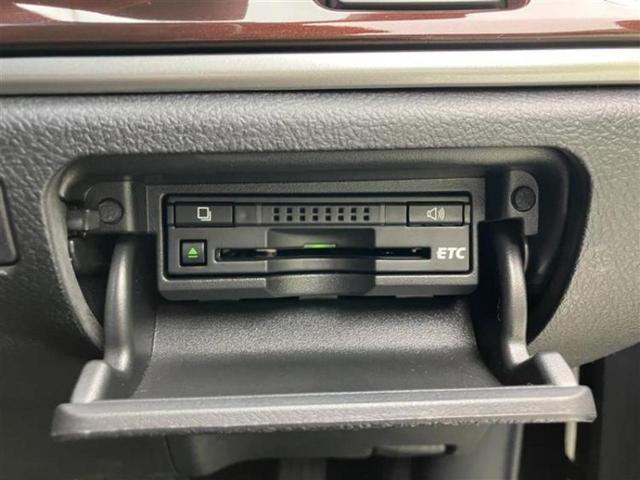 クラウンハイブリッド ハイブリッドロイヤルサルーンブラックスタイル　新品タイヤ／保証書／純正　ナビ／衝突安全装置／シートヒーター　前席／ヘッドランプ　ＬＥＤ／Ｂｌｕｅｔｏｏｔｈ接続／ＥＴＣ／ＥＢＤ付ＡＢＳ／横滑り防止装置／アイドリングストップ／クルーズコントロール（17枚目）