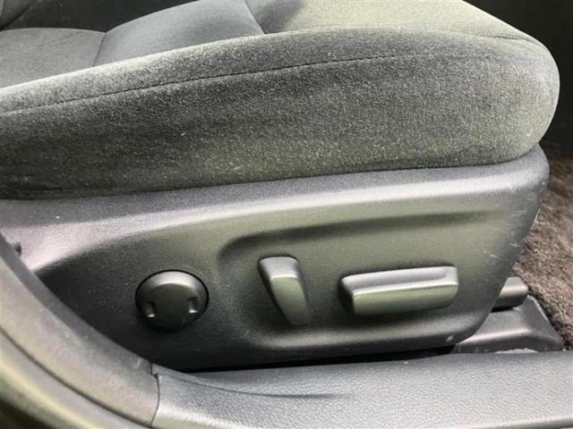 クラウンハイブリッド ハイブリッドロイヤルサルーンブラックスタイル　新品タイヤ／保証書／純正　ナビ／衝突安全装置／シートヒーター　前席／ヘッドランプ　ＬＥＤ／Ｂｌｕｅｔｏｏｔｈ接続／ＥＴＣ／ＥＢＤ付ＡＢＳ／横滑り防止装置／アイドリングストップ／クルーズコントロール（18枚目）