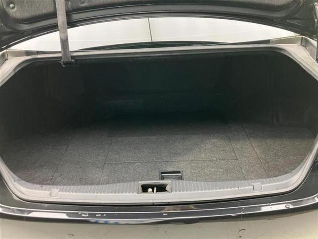 クラウンハイブリッド ハイブリッドロイヤルサルーンブラックスタイル　新品タイヤ／保証書／純正　ナビ／衝突安全装置／シートヒーター　前席／ヘッドランプ　ＬＥＤ／Ｂｌｕｅｔｏｏｔｈ接続／ＥＴＣ／ＥＢＤ付ＡＢＳ／横滑り防止装置／アイドリングストップ／クルーズコントロール（19枚目）