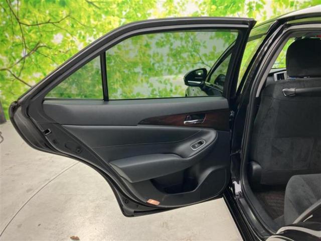 クラウンハイブリッド ハイブリッドロイヤルサルーンブラックスタイル　新品タイヤ／保証書／純正　ナビ／衝突安全装置／シートヒーター　前席／ヘッドランプ　ＬＥＤ／Ｂｌｕｅｔｏｏｔｈ接続／ＥＴＣ／ＥＢＤ付ＡＢＳ／横滑り防止装置／アイドリングストップ／クルーズコントロール（24枚目）