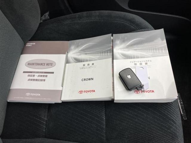 クラウンハイブリッド ハイブリッドロイヤルサルーンブラックスタイル　新品タイヤ／保証書／純正　ナビ／衝突安全装置／シートヒーター　前席／ヘッドランプ　ＬＥＤ／Ｂｌｕｅｔｏｏｔｈ接続／ＥＴＣ／ＥＢＤ付ＡＢＳ／横滑り防止装置／アイドリングストップ／クルーズコントロール（37枚目）