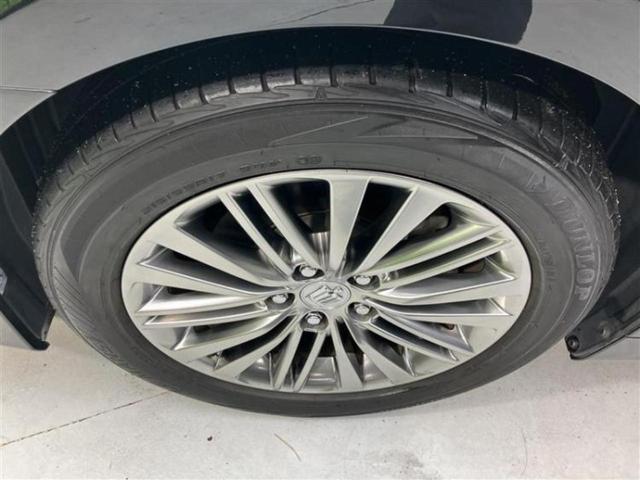 クラウンハイブリッド ハイブリッドロイヤルサルーンブラックスタイル　新品タイヤ／保証書／純正　ナビ／衝突安全装置／シートヒーター　前席／ヘッドランプ　ＬＥＤ／Ｂｌｕｅｔｏｏｔｈ接続／ＥＴＣ／ＥＢＤ付ＡＢＳ／横滑り防止装置／アイドリングストップ／クルーズコントロール（43枚目）