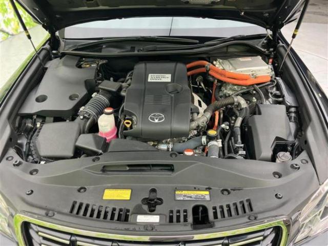 クラウンハイブリッド ハイブリッドロイヤルサルーンブラックスタイル　新品タイヤ／保証書／純正　ナビ／衝突安全装置／シートヒーター　前席／ヘッドランプ　ＬＥＤ／Ｂｌｕｅｔｏｏｔｈ接続／ＥＴＣ／ＥＢＤ付ＡＢＳ／横滑り防止装置／アイドリングストップ／クルーズコントロール（47枚目）