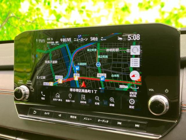 アウトランダーＰＨＥＶ ４ＷＤ　Ｐ　新品タイヤ／サンルーフ／ＢＯＳＥ／保証書／純正　ＳＤナビ／衝突安全装置／シートヒーター／全方位モニター／車線逸脱防止支援システム／シート　合皮／電動バックドア／ヘッドランプ　ＬＥＤ　全周囲カメラ（10枚目）