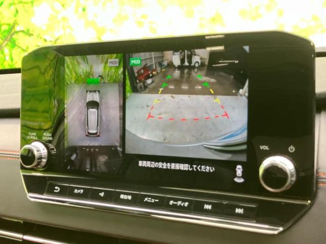 アウトランダーＰＨＥＶ ４ＷＤ　Ｐ　新品タイヤ／サンルーフ／ＢＯＳＥ／保証書／純正　ＳＤナビ／衝突安全装置／シートヒーター／全方位モニター／車線逸脱防止支援システム／シート　合皮／電動バックドア／ヘッドランプ　ＬＥＤ　全周囲カメラ（12枚目）