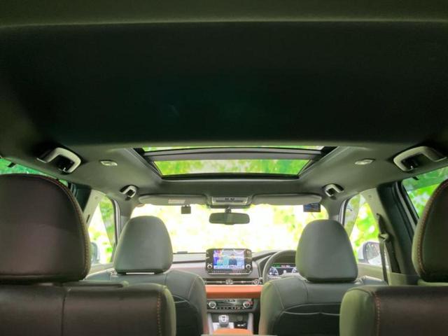 アウトランダーＰＨＥＶ ４ＷＤ　Ｐ　新品タイヤ／サンルーフ／ＢＯＳＥ／保証書／純正　ＳＤナビ／衝突安全装置／シートヒーター／全方位モニター／車線逸脱防止支援システム／シート　合皮／電動バックドア／ヘッドランプ　ＬＥＤ　全周囲カメラ（26枚目）