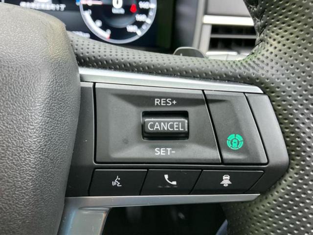 アウトランダーＰＨＥＶ ４ＷＤ　Ｐ　新品タイヤ／サンルーフ／ＢＯＳＥ／保証書／純正　ＳＤナビ／衝突安全装置／シートヒーター／全方位モニター／車線逸脱防止支援システム／シート　合皮／電動バックドア／ヘッドランプ　ＬＥＤ　全周囲カメラ（29枚目）