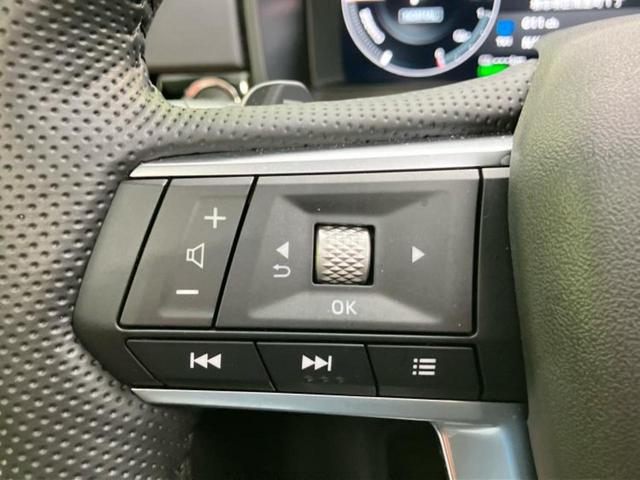 アウトランダーＰＨＥＶ ４ＷＤ　Ｐ　新品タイヤ／サンルーフ／ＢＯＳＥ／保証書／純正　ＳＤナビ／衝突安全装置／シートヒーター／全方位モニター／車線逸脱防止支援システム／シート　合皮／電動バックドア／ヘッドランプ　ＬＥＤ　全周囲カメラ（30枚目）