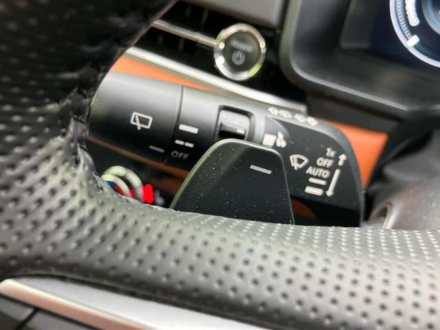 アウトランダーＰＨＥＶ ４ＷＤ　Ｐ　新品タイヤ／サンルーフ／ＢＯＳＥ／保証書／純正　ＳＤナビ／衝突安全装置／シートヒーター／全方位モニター／車線逸脱防止支援システム／シート　合皮／電動バックドア／ヘッドランプ　ＬＥＤ　全周囲カメラ（32枚目）