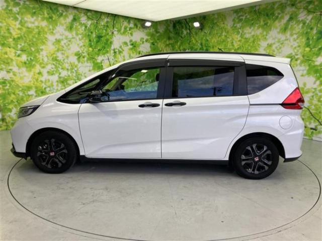 フリードハイブリッド ハイブリッドクロスターブラックスタイル　新品タイヤ／保証書／純正　９インチ　ＳＤナビ／ホンダセンシング／両側電動スライドドア／シートヒーター　前席／車線逸脱防止支援システム／シート　ハーフレザー／ドライブレコーダー　前後　バックカメラ（2枚目）