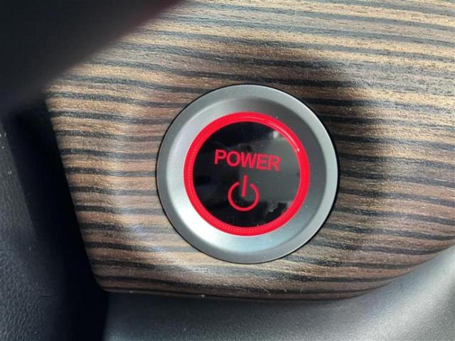 フリードハイブリッド ハイブリッドクロスターブラックスタイル　新品タイヤ／保証書／純正　９インチ　ＳＤナビ／ホンダセンシング／両側電動スライドドア／シートヒーター　前席／車線逸脱防止支援システム／シート　ハーフレザー／ドライブレコーダー　前後　バックカメラ（18枚目）