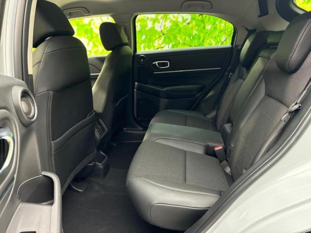 ヴェゼル ｅＨＥＶ　Ｚ　純正エアロ／保証書／純正　９インチ　ＳＤナビ／衝突安全装置／シートヒーター／マルチビューカメラシステム／車線逸脱防止支援システム／シート　ハーフレザー／電動バックドア／ヘッドランプ　ＬＥＤ　フルエアロ（7枚目）