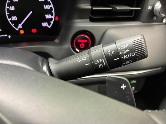 ヴェゼル ｅＨＥＶ　Ｚ　純正エアロ／保証書／純正　９インチ　ＳＤナビ／衝突安全装置／シートヒーター／マルチビューカメラシステム／車線逸脱防止支援システム／シート　ハーフレザー／電動バックドア／ヘッドランプ　ＬＥＤ　フルエアロ（16枚目）