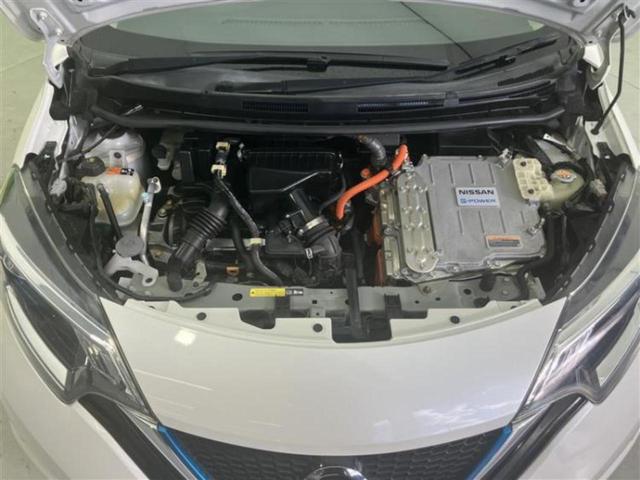 ノート eパワーX 保証書/純正 SDナビ/インテリジェントルームミラー/エマージェンシーブレーキ/車線逸脱防止支援システム/ドライブレコーダー 社外/Bluetooth接続/ETC/EBD付ABS/横滑り防止装置(32枚目)