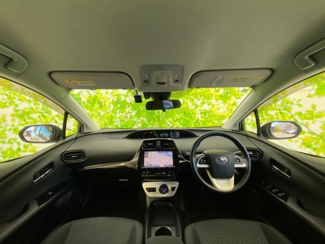 プリウス Ｓ　純正　９インチ　ナビ／トヨタセーフティセンス／車線逸脱防止支援システム／ドライブレコーダー　社外／ヘッドランプ　ＬＥＤ／Ｂｌｕｅｔｏｏｔｈ接続／ＥＴＣ／ＥＢＤ付ＡＢＳ／横滑り防止装置　バックカメラ（4枚目）