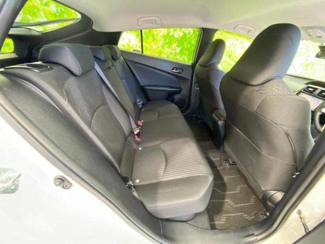 プリウス Ｓ　純正　９インチ　ナビ／トヨタセーフティセンス／車線逸脱防止支援システム／ドライブレコーダー　社外／ヘッドランプ　ＬＥＤ／Ｂｌｕｅｔｏｏｔｈ接続／ＥＴＣ／ＥＢＤ付ＡＢＳ／横滑り防止装置　バックカメラ（8枚目）