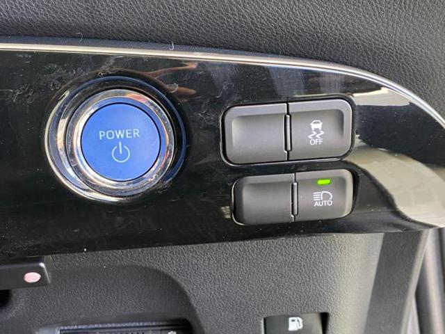 プリウス Ｓ　純正　９インチ　ナビ／トヨタセーフティセンス／車線逸脱防止支援システム／ドライブレコーダー　社外／ヘッドランプ　ＬＥＤ／Ｂｌｕｅｔｏｏｔｈ接続／ＥＴＣ／ＥＢＤ付ＡＢＳ／横滑り防止装置　バックカメラ（14枚目）