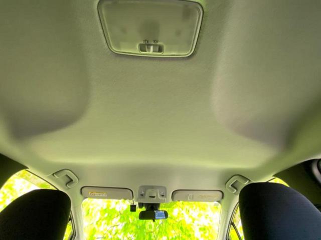 プリウス Ｓ　純正　９インチ　ナビ／トヨタセーフティセンス／車線逸脱防止支援システム／ドライブレコーダー　社外／ヘッドランプ　ＬＥＤ／Ｂｌｕｅｔｏｏｔｈ接続／ＥＴＣ／ＥＢＤ付ＡＢＳ／横滑り防止装置　バックカメラ（20枚目）