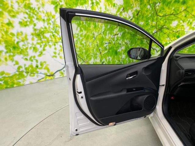 プリウス Ｓ　純正　９インチ　ナビ／トヨタセーフティセンス／車線逸脱防止支援システム／ドライブレコーダー　社外／ヘッドランプ　ＬＥＤ／Ｂｌｕｅｔｏｏｔｈ接続／ＥＴＣ／ＥＢＤ付ＡＢＳ／横滑り防止装置　バックカメラ（25枚目）