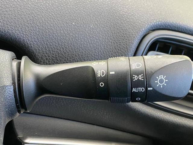 プリウス Ｓ　純正　９インチ　ナビ／トヨタセーフティセンス／車線逸脱防止支援システム／ドライブレコーダー　社外／ヘッドランプ　ＬＥＤ／Ｂｌｕｅｔｏｏｔｈ接続／ＥＴＣ／ＥＢＤ付ＡＢＳ／横滑り防止装置　バックカメラ（28枚目）