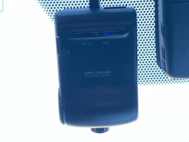 プリウス Ｓ　純正　９インチ　ナビ／トヨタセーフティセンス／車線逸脱防止支援システム／ドライブレコーダー　社外／ヘッドランプ　ＬＥＤ／Ｂｌｕｅｔｏｏｔｈ接続／ＥＴＣ／ＥＢＤ付ＡＢＳ／横滑り防止装置　バックカメラ（40枚目）