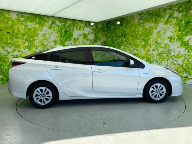 プリウス Ｓ　純正　９インチ　ナビ／トヨタセーフティセンス／車線逸脱防止支援システム／ドライブレコーダー　社外／ヘッドランプ　ＬＥＤ／Ｂｌｕｅｔｏｏｔｈ接続／ＥＴＣ／ＥＢＤ付ＡＢＳ／横滑り防止装置　バックカメラ（49枚目）