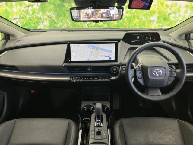 プリウス Ｚ　新品タイヤ／保証書／純正　ＳＤナビ／デジタルインナーミラー／トヨタセーフティセンス／シートヒーター／全方位モニター／車線逸脱防止支援システム／シート　合皮／電動バックドア／ドライブレコーダー　純正（4枚目）