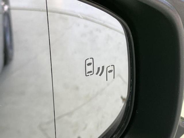 プリウス Ｚ　新品タイヤ／保証書／純正　ＳＤナビ／デジタルインナーミラー／トヨタセーフティセンス／シートヒーター／全方位モニター／車線逸脱防止支援システム／シート　合皮／電動バックドア／ドライブレコーダー　純正（17枚目）