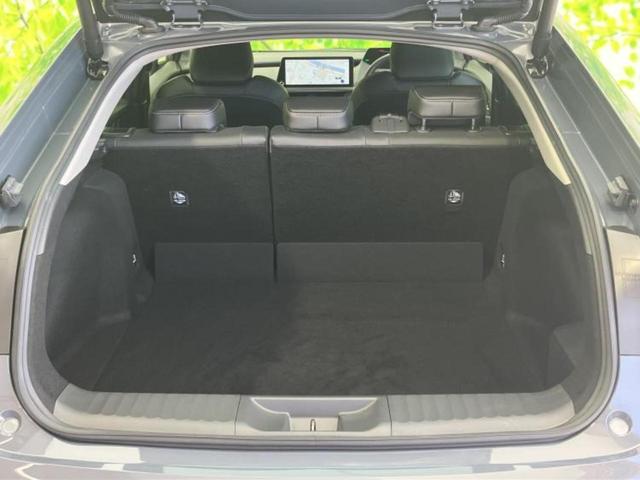 プリウス Ｚ　新品タイヤ／保証書／純正　ＳＤナビ／デジタルインナーミラー／トヨタセーフティセンス／シートヒーター／全方位モニター／車線逸脱防止支援システム／シート　合皮／電動バックドア／ドライブレコーダー　純正（19枚目）