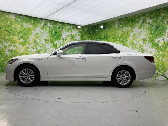 クラウンハイブリッド ハイブリッドロイヤルサルーンＧ　新品タイヤ／サンルーフ／保証書／純正　８インチ　ＳＤナビ／衝突安全装置／シートヒーター　全席／シート　フルレザー／ヘッドランプ　ＨＩＤ／ＥＴＣ／ＥＢＤ付ＡＢＳ／横滑り防止装置／アイドリングストップ（2枚目）