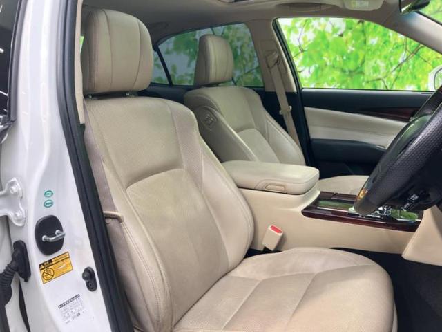 クラウンハイブリッド ハイブリッドロイヤルサルーンＧ　新品タイヤ／サンルーフ／保証書／純正　８インチ　ＳＤナビ／衝突安全装置／シートヒーター　全席／シート　フルレザー／ヘッドランプ　ＨＩＤ／ＥＴＣ／ＥＢＤ付ＡＢＳ／横滑り防止装置／アイドリングストップ（5枚目）