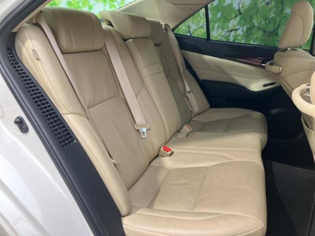 クラウンハイブリッド ハイブリッドロイヤルサルーンＧ　新品タイヤ／サンルーフ／保証書／純正　８インチ　ＳＤナビ／衝突安全装置／シートヒーター　全席／シート　フルレザー／ヘッドランプ　ＨＩＤ／ＥＴＣ／ＥＢＤ付ＡＢＳ／横滑り防止装置／アイドリングストップ（6枚目）