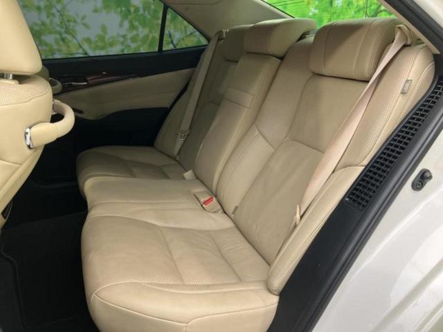 クラウンハイブリッド ハイブリッドロイヤルサルーンＧ　新品タイヤ／サンルーフ／保証書／純正　８インチ　ＳＤナビ／衝突安全装置／シートヒーター　全席／シート　フルレザー／ヘッドランプ　ＨＩＤ／ＥＴＣ／ＥＢＤ付ＡＢＳ／横滑り防止装置／アイドリングストップ（8枚目）