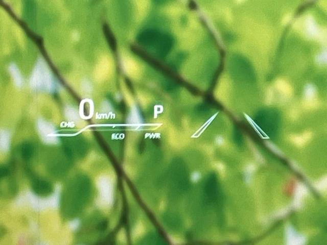 ハリアーハイブリッド Ｚレザーパッケージ　新品タイヤ／調光パノラマルーフ／ＪＢＬ／保証書／純正　１２．３インチ　メモリーナビ／デジタルインナーミラー／トヨタセーフティセンス／シートヒーター　前席／車線逸脱防止支援システム／シート　フルレザー（32枚目）