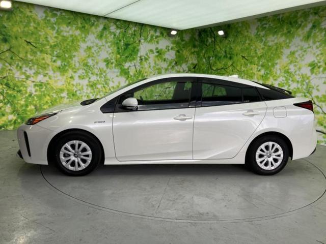 プリウス Ｓ　保証書／純正　９インチ　ＳＤナビ／トヨタセーフティセンス／車線逸脱防止支援システム／ドライブレコーダー　純正／ヘッドランプ　ＬＥＤ／Ｂｌｕｅｔｏｏｔｈ接続／ＥＴＣ／ＥＢＤ付ＡＢＳ／横滑り防止装置（2枚目）