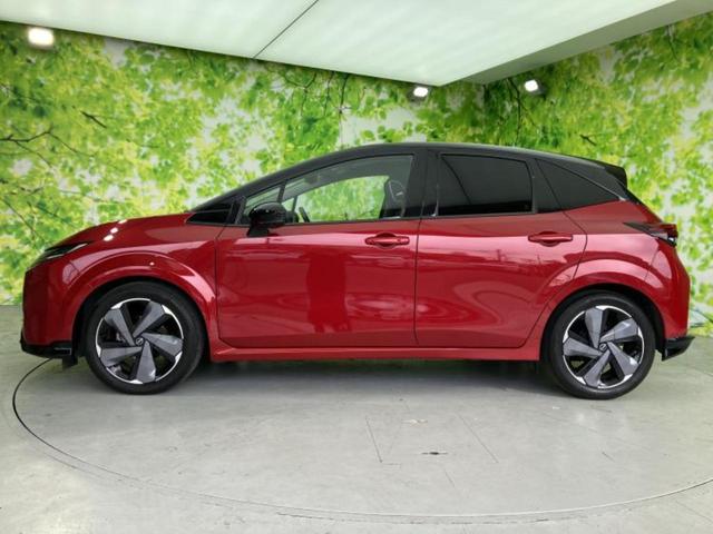 オーラ Ｇレザーエディション　新品タイヤ／ＢＯＳＥ／保証書／純正　９インチ　ＳＤナビ／インテリジェントルームミラー／エマージェンシーブレーキ／シートヒーター　前席／アラウンドビューモニター／車線逸脱防止支援システム　革シート（2枚目）