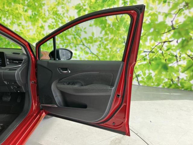 オーラ Ｇレザーエディション　新品タイヤ／ＢＯＳＥ／保証書／純正　９インチ　ＳＤナビ／インテリジェントルームミラー／エマージェンシーブレーキ／シートヒーター　前席／アラウンドビューモニター／車線逸脱防止支援システム　革シート（20枚目）