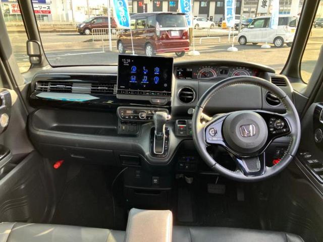 Ｎ－ＢＯＸカスタム Ｌ・ターボ　新品タイヤ／保証書／純正　９インチ　ＳＤナビ／衝突安全装置／両側電動スライドドア／シートヒーター／車線逸脱防止支援システム／シート　ハーフレザー／ドライブレコーダー　純正／ヘッドランプ　ＬＥＤ　ターボ（4枚目）