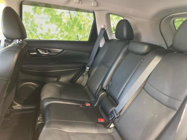 エクストレイル ４ＷＤ２０Ｘｉ　新品タイヤ／保証書／純正　ＳＤナビ／インテリジェントルームミラー／衝突安全装置／シートヒーター　全席／アラウンドビューモニター／車線逸脱防止支援システム／プロパイロット／電動バックドア　全周囲カメラ（7枚目）