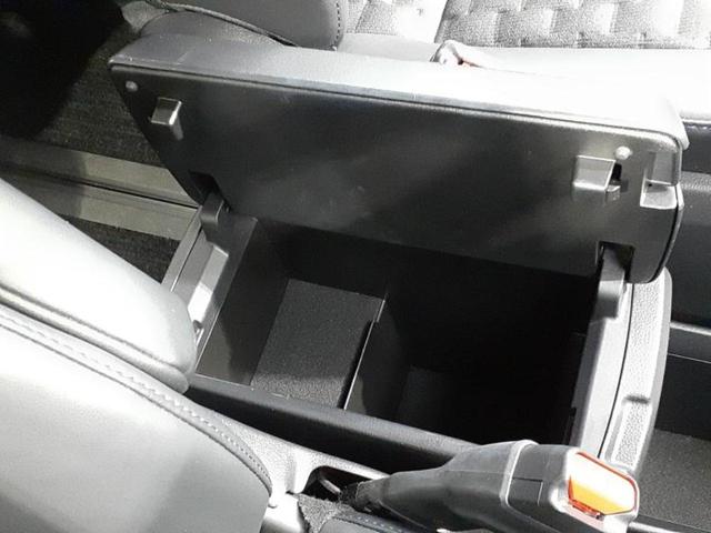 ヴォクシー Ｓ－Ｚ　純正　１０．５インチ　メモリーナビ／フリップダウンモニター　純正　１３．２インチ／トヨタセーフティセンス／両側電動スライドドア／シートヒーター　前席／車線逸脱防止支援システム／オートステップ　ドラレコ（33枚目）