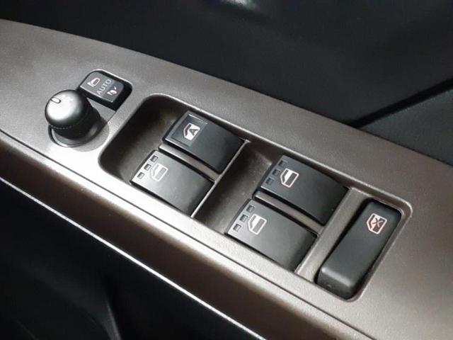 ルーミー Ｘ　Ｓ　純正　ＳＤナビ／衝突安全装置／電動スライドドア／車線逸脱防止支援システム／Ｂｌｕｅｔｏｏｔｈ接続／ＥＴＣ／ＥＢＤ付ＡＢＳ／横滑り防止装置／アイドリングストップ／バックモニター／ワンセグＴＶ／ＤＶＤ（40枚目）