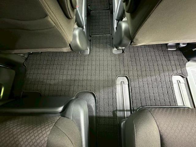 フリード G 新品タイヤ/福祉車両/保証書/純正 SDナビ/デジタルインナーミラー/衝突安全装置/両側電動スライドドア/車線逸脱防止支援システム/パーキングアシスト バックガイド/ドライブレコーダー 純正 ドラレコ(24枚目)