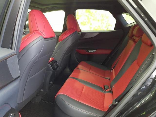 NX NX350h Fスポーツ サンルーフ/保証書/純正 SDナビ/デジタルインナーミラー/衝突安全装置/シートヒーター/パノラミックビューモニター/車線逸脱防止支援システム/シート 合皮/パーキングアシスト 自動操舵 全周囲カメラ(7枚目)