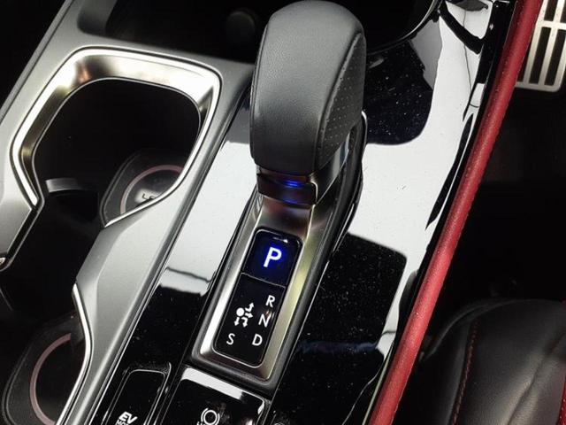 NX NX350h Fスポーツ サンルーフ/保証書/純正 SDナビ/デジタルインナーミラー/衝突安全装置/シートヒーター/パノラミックビューモニター/車線逸脱防止支援システム/シート 合皮/パーキングアシスト 自動操舵 全周囲カメラ(18枚目)